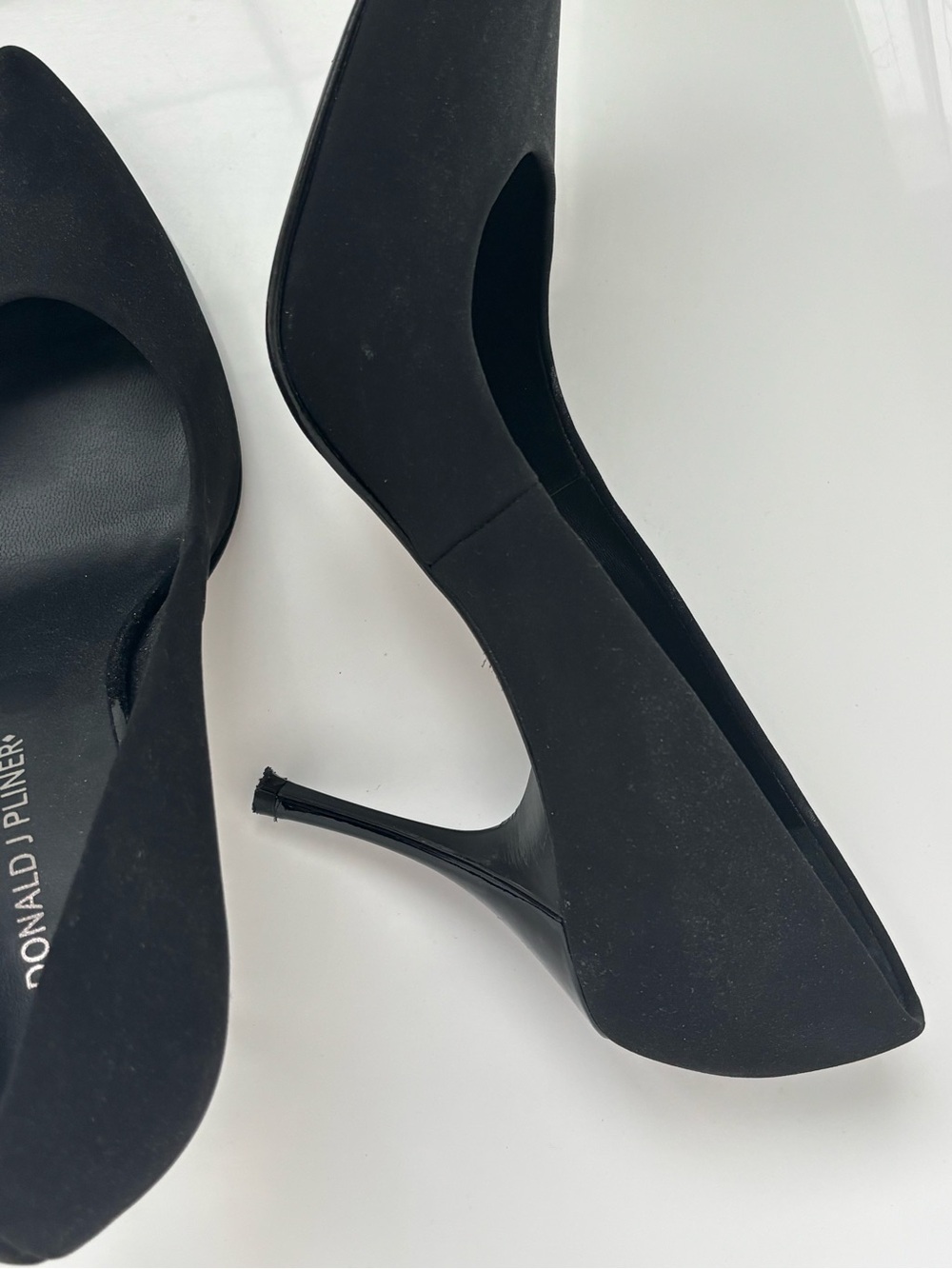 Donald J Pliner Brave Black Crepe Heels 9 - Picture 3 of 8